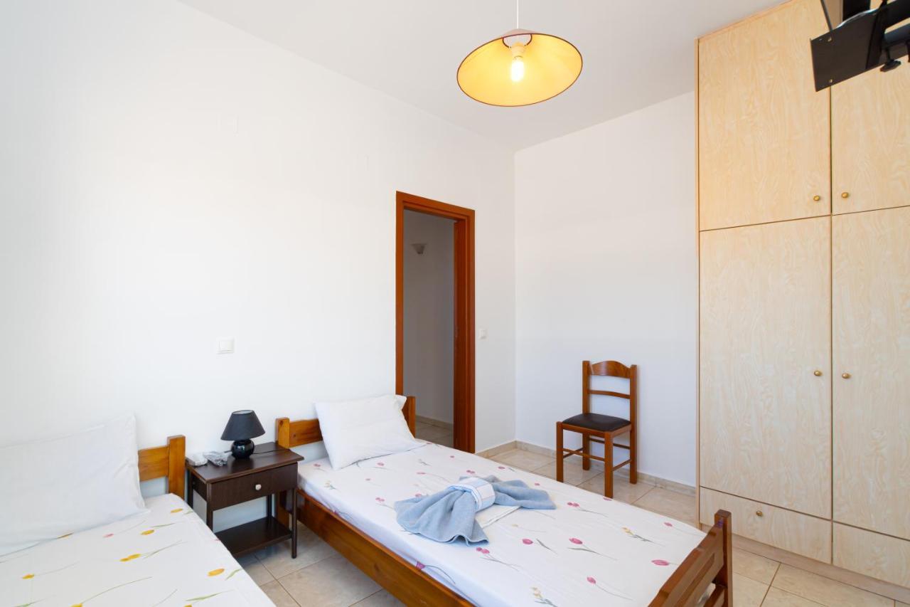 Boggi Apartment Goudhouros Exterior foto