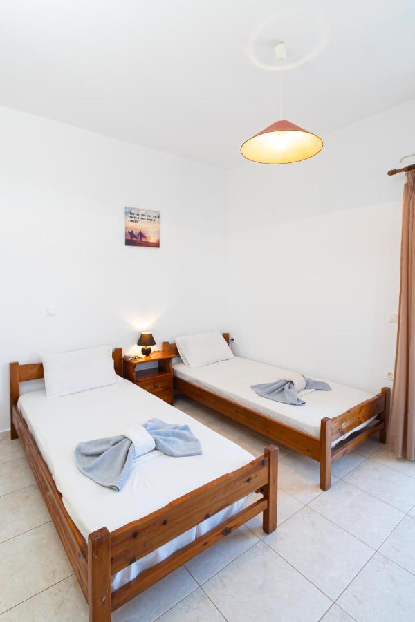 Boggi Apartment Goudhouros Exterior foto