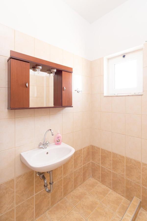 Boggi Apartment Goudhouros Exterior foto