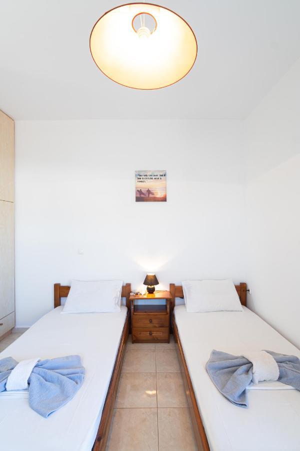 Boggi Apartment Goudhouros Exterior foto