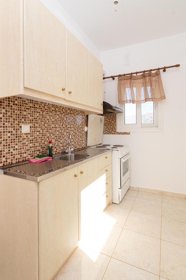 Boggi Apartment Goudhouros Exterior foto